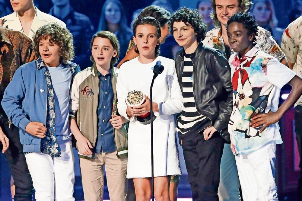 Los niños de Stranger Things recibieron el premio en la categoría de Show. (FOTOS: AGENCIAS)
