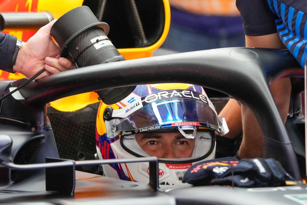 Checo Pérez durante el Gran Premio de China 2024 - Foto: AP
