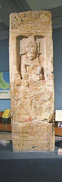 Joven revela los secretos de la compleja escritura maya