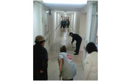 Lluvias provocan inundación en Hospital General Xoco