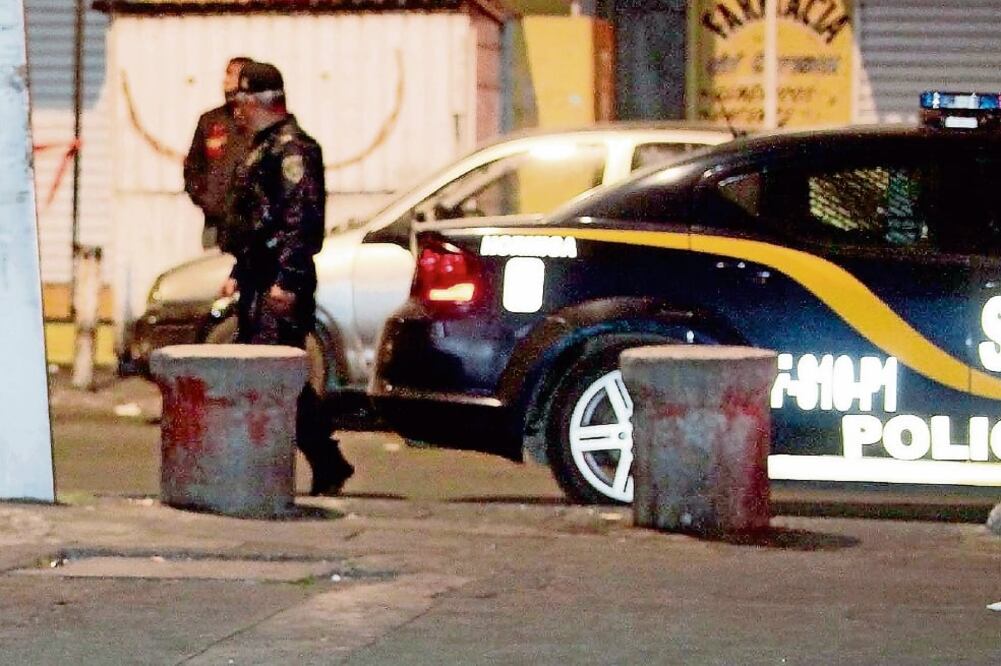 Test imonio. Tras recibir tres disparos, la víctima todavía caminó hasta la entrada de un edificio para pedir ayuda (ARCHIVO. EL UNIVERSAL)