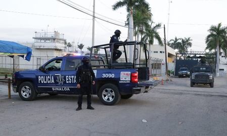 Localizan tres personas muertas y una inconsciente en un motel de Culiacán