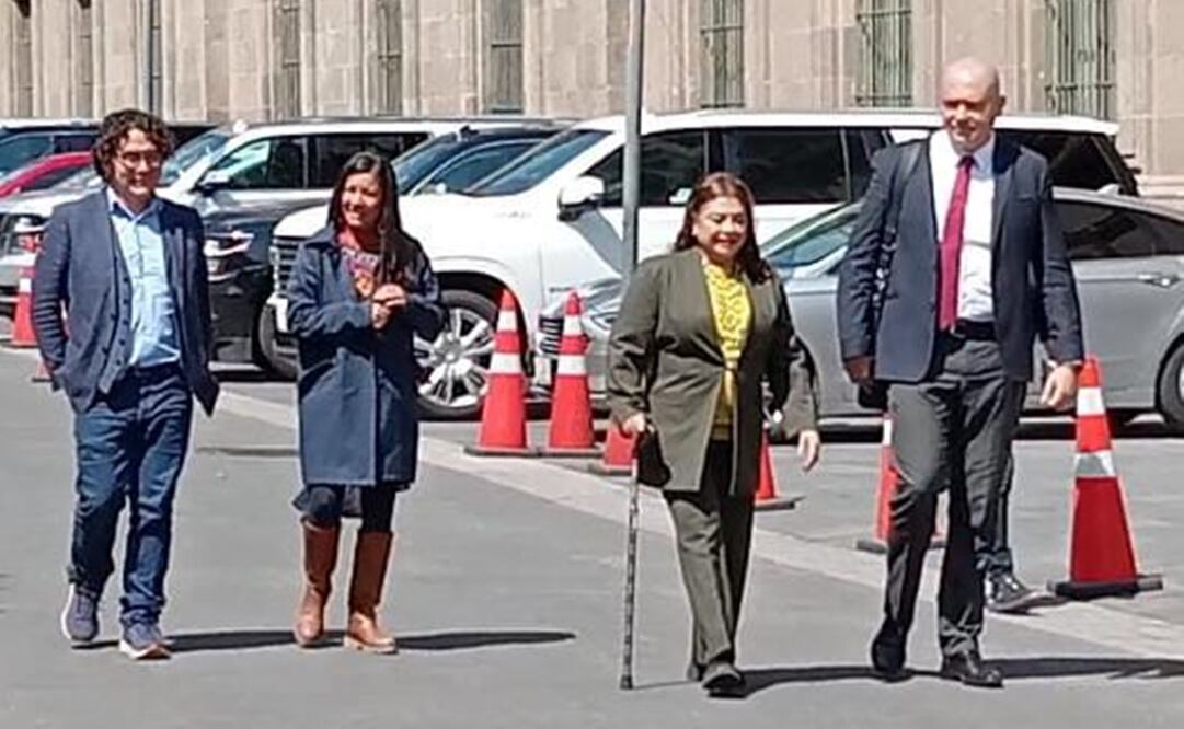 Clara Brugada y Delfina Gómez mantiene reunión con la presidenta de México. Foto: Pedro Villa y Caña / EL UNIVERSAL