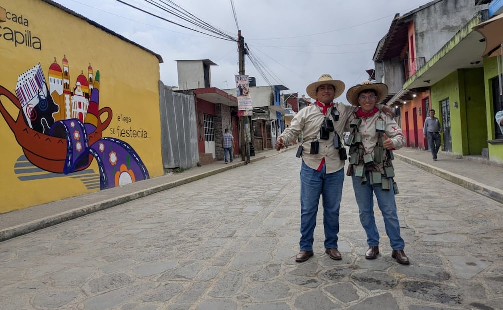 El estruendo del repique de los cencerros de vaca que se multiplica impacta los sentidos de quien los escucha. | Foto: Édgar Ávila Pérez.
