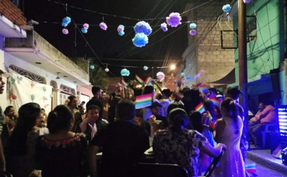 “Me puse un vestido turquesa y llegaron 600 personas a mi fiesta de 15 años” 