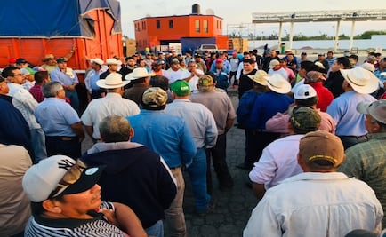 Campesinos realizan bloqueos carreteros en estados; piden liberar recursos para campo