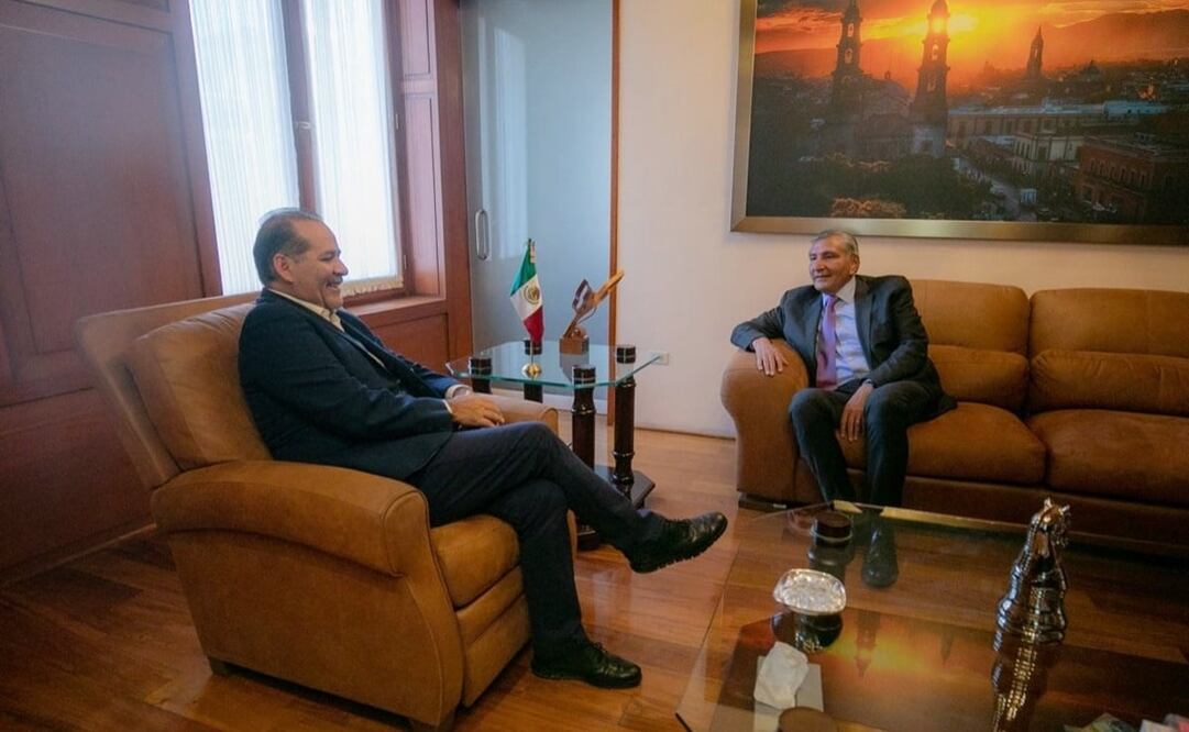 Adán López se reunió con el gobernador Martín Orozco en el Palacio de Gobierno. Foto: Twitter @MartinOrozcoAgs