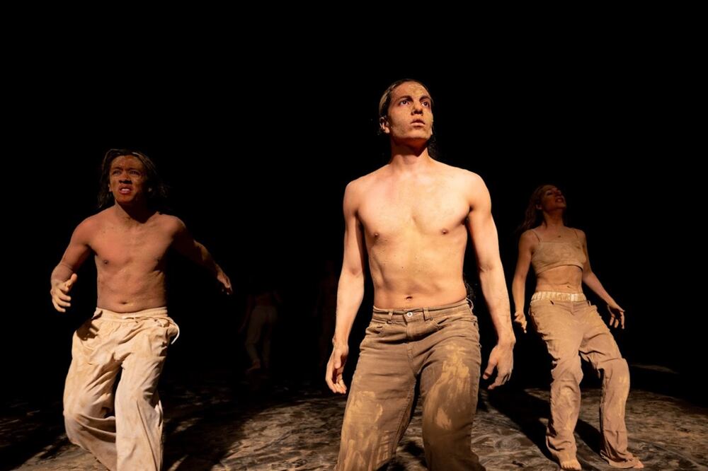 “Caleras” es un montaje coreográfico, reestrenado en la Sala Principal del Palacio de Bellas Artes.
Foto: VSS Compañía de DanA, cortesía