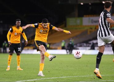 Así fue el golazo que Raúl Jiménez le anotó al Newcastle
