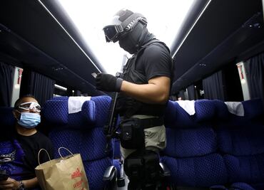 Denuncian 12 retenes ilegales en carreteras de Sonora; temen a supuestos policías sin identificaciones