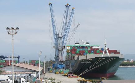 Llegan súper grús a Puerto de Manzanillo