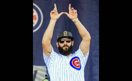 Campeón de los Cubs invita a Hollywood a “hacer maletas”