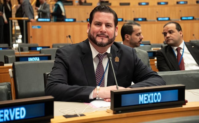 Ismael Burgueño aventaja en proceso interno de Morena