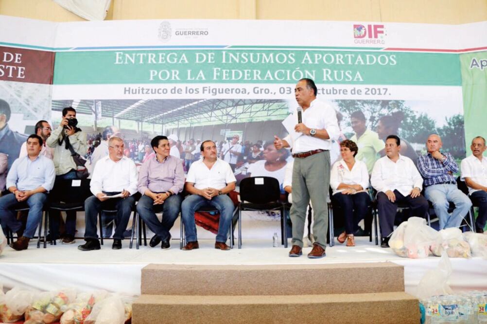 El gobernador Héctor Astudillo destacó ayer que lo primordial es distribuir lo más pronto posible la ayuda entre los que más lo necesitan (ESPECIAL)