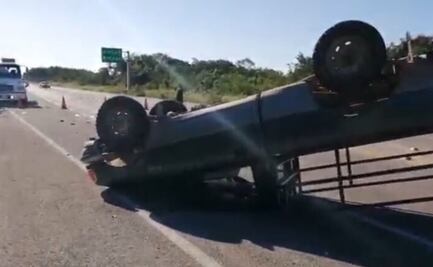 Volcadura de camioneta en carretera Mérida-Chetumal deja cinco heridos