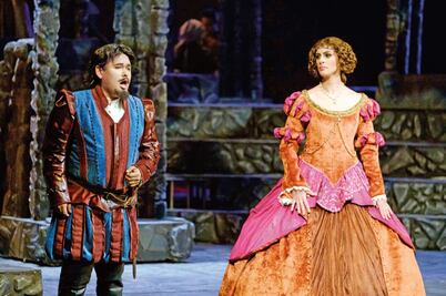 Estrenan 'Los puritanos' en el Palacio de Bellas Artes