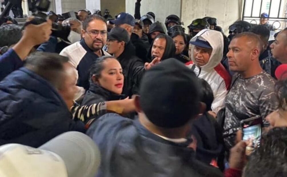 VIDEO: Hallan propaganda contra Claudia Sheinbaum en oficinas de la alcaldía Cuauhtémoc