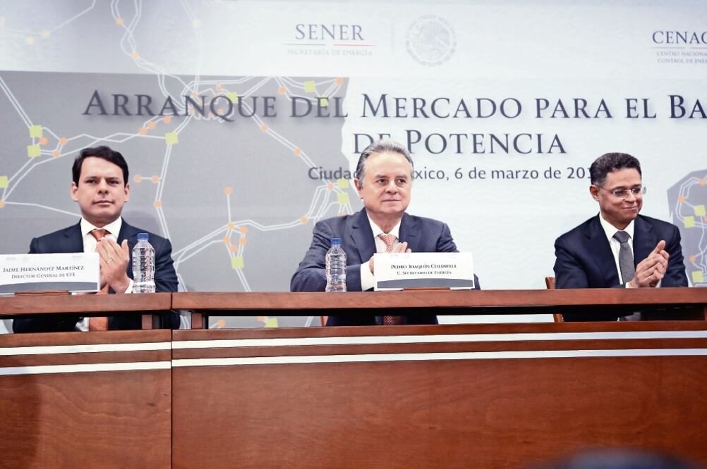 Durante la presentación del Arranque del Mercado para el Balance de Potencia, el secretario de Energía, Pedro Joaquín Coldwell (centro) (BERENICE FREGOSO. EL UNIVERSAL)