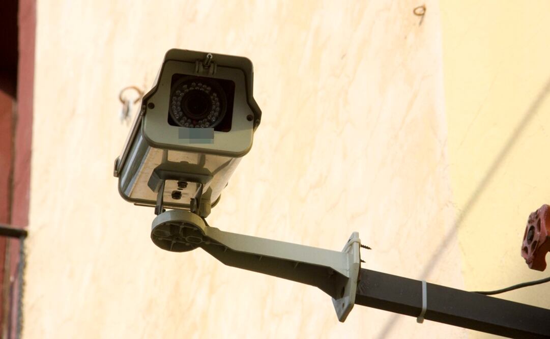 En las recientes semanas, las fuerzas de seguridad han desmantelado decenas de cámaras de videovigilancia en las vías públicas del estado de Chiapas. Foto: Archivo / EL UNIVERSAL