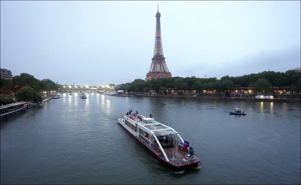 Fueron suspendidos los entrenamientos de este domingo en el río Sena - Foto: Xinhua