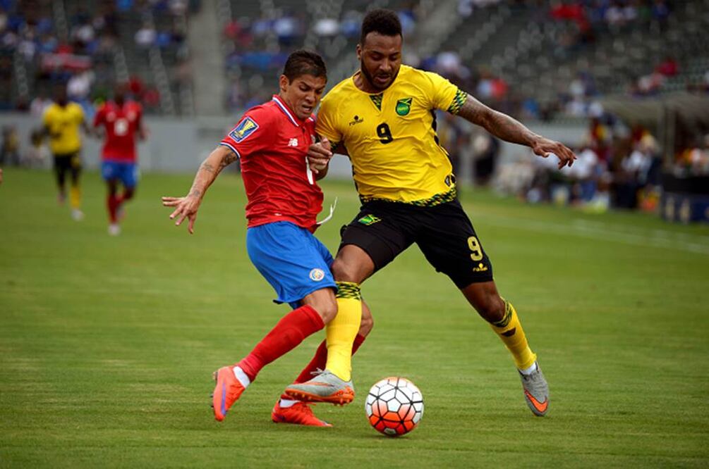 Costarricenses y jamaiquinos cometieron muchas pifias a la defensiva (KELVIN KUO / USA TODAY SPORTS)