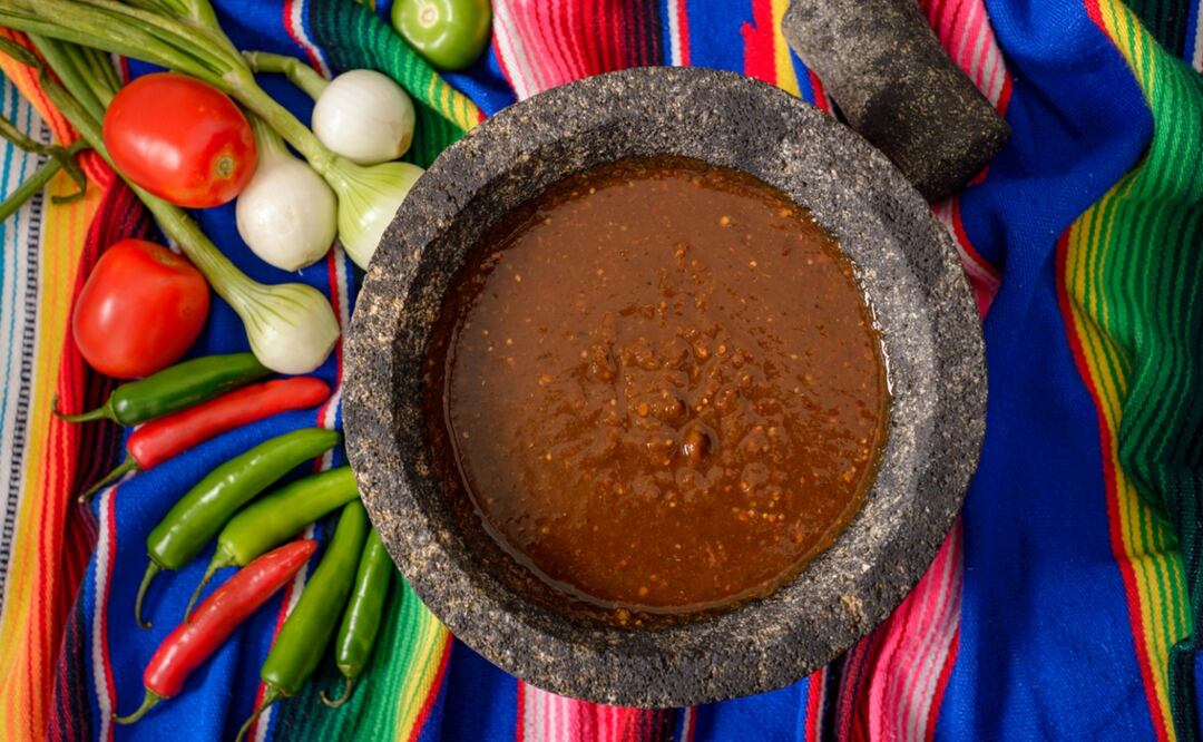 Prepara una salsa molcajeteada con 4 ingredientes. Foto: Istock