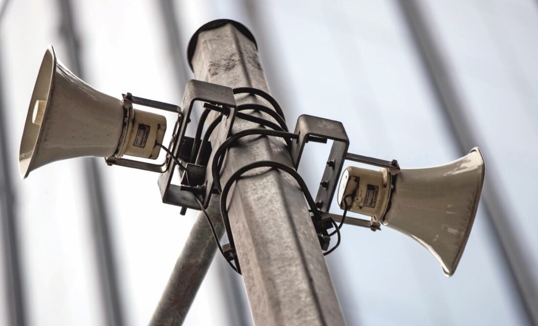 Para el simulacro se activará la alerta sísmica en los altavoces de la Ciudad, en la aplicación 911CDMX y en los medios electrónicos (ARCHIVO EL UNIVERSAL)