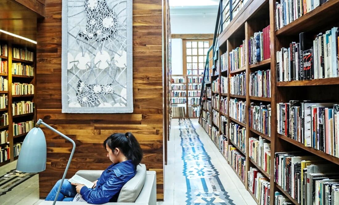 A look into the hallways of the Carlos Monsiváis library in Mexico City - Photo: German Espinosa/EL UNIVERSAL