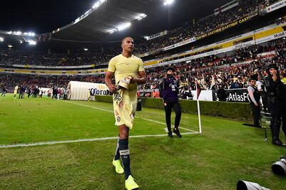 Futuro incierto de Cecilio Domínguez en América