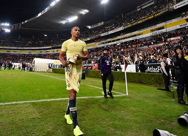 Futuro incierto de Cecilio Domínguez en América