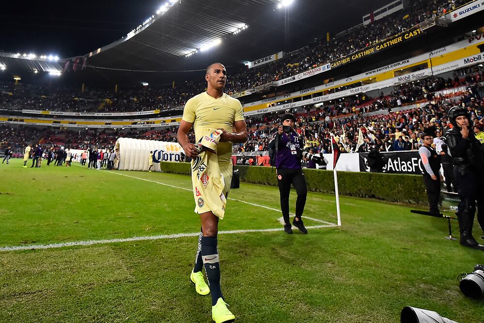 Futuro incierto de Cecilio Domínguez en América