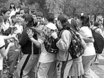 En escuelas de CDMX reciben a alumnos con mensajes para prevenir y frenar el acoso escolar o bullying
