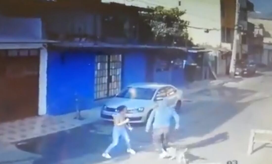 Un perro, al parecer mascota de la víctima, intentó ayudarla al tratar de morder al agresor. Foto: Especial