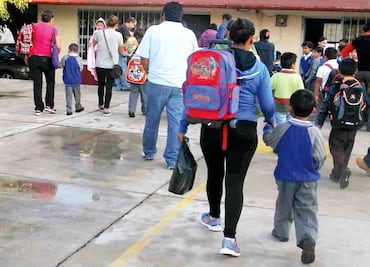 IMSS da recomendaciones de mochilas en regreso a clases