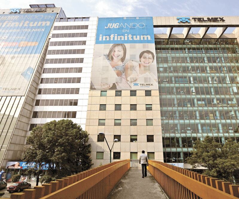 En octubre pasado, Carlos Slim, dueño de Telmex, afirmó que iba a invertir 40 mil millones de pesos en los próximos años, incluyendo a Telcel. Foto: ARCHIVO EL UNIVERSAL