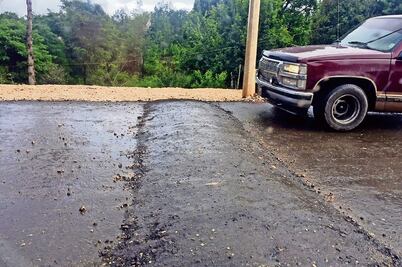 Colocan en supervía 30 topes para protestar