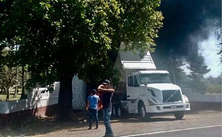 Hombres armados bloquean carretera Apatzingán-Aguililla, Michoacán