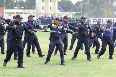Ante agresiones, policías vuelven a la academia