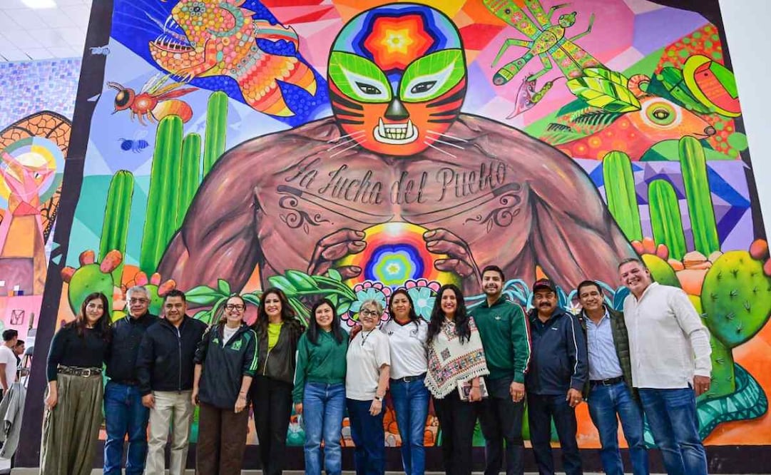 Gabinete del gobierno del Estado de México durante la invitación a ver el partido de futbol Inglaterra contra México. Foto: Especial
