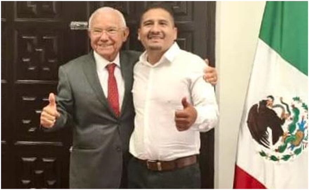 Los presidentes municipales electos de Zacualpan y Tlalnepantla, dejan al PES y PT para sumarse a las filas de Morena. Foto: Especial