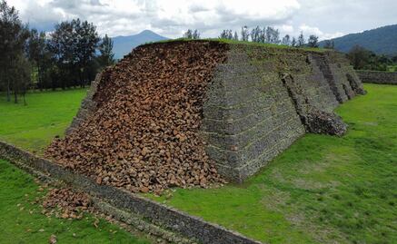 Se daña basamento de pirámide en la zona arqueológica de Ihuatzio; INAH acusa mala intervención y mal clima