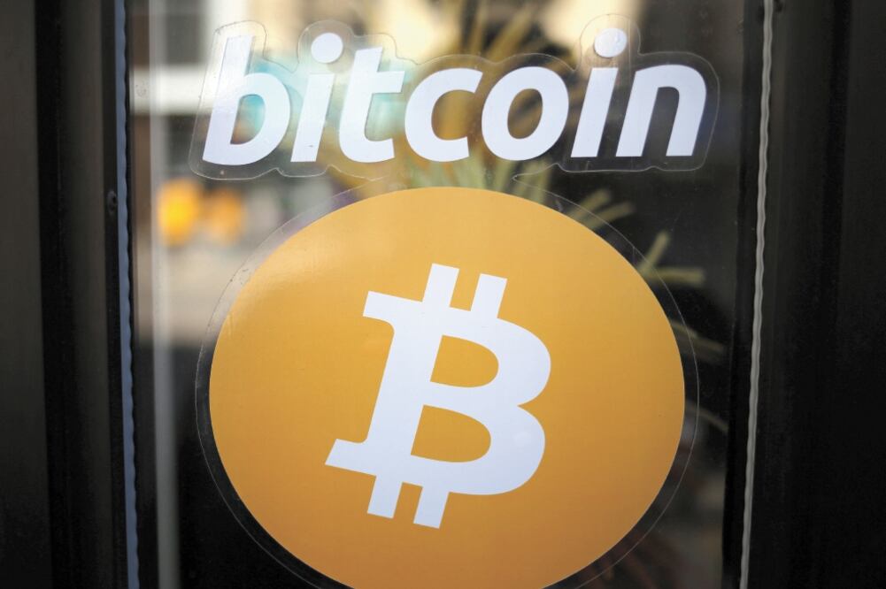 Oferta. En 2018 ingresaron 33 mil 480 mdd por remesas, mercado al que buscan llegar plataformas digitales. Foto: ARCHIVO EL UNIVERSAL