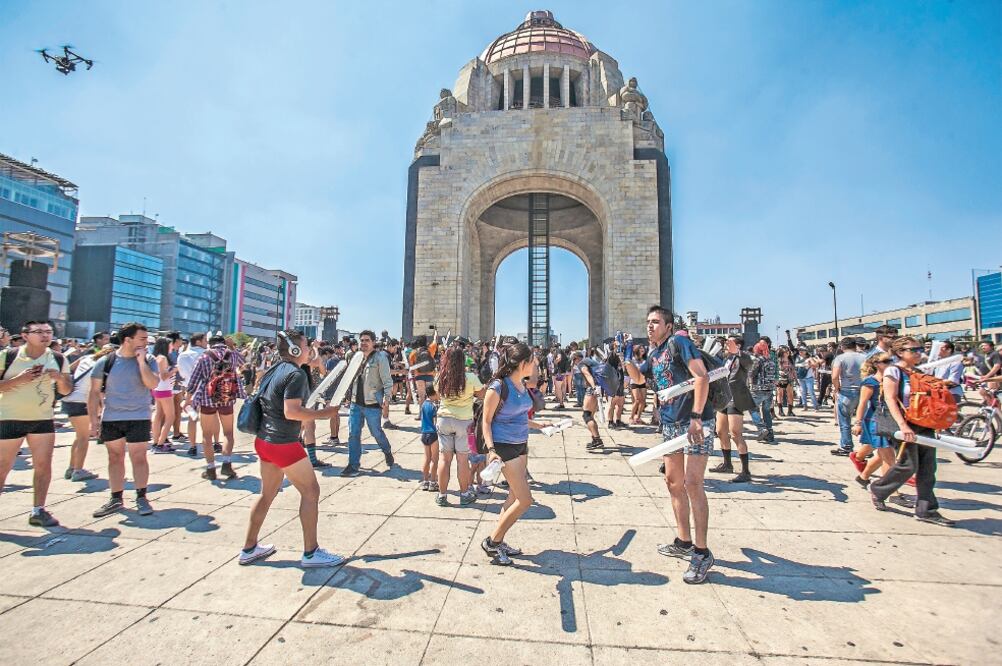 Alrededor de las 14:00 horas los participantes llegaron a Plaza de la República para concluir la actividad (YADÍN XOLALPA. EL UNIVERSAL)