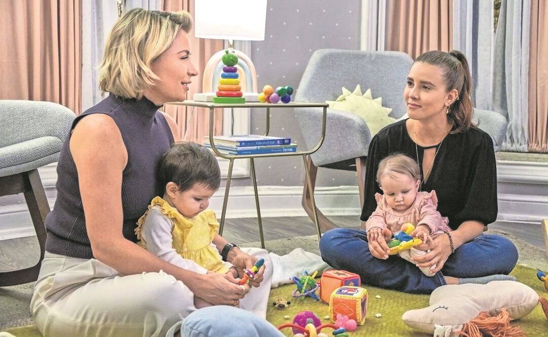 Ludwika Paleta y Paulina Goto tienen dos personajes diferentes, pero se enfrentan ambas a situaciones laborales de desigualdad. Foto: Netflix