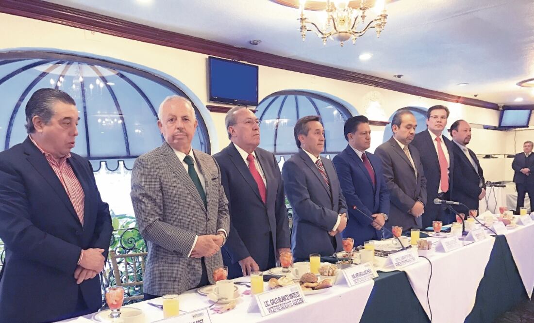 Reunión de la Asociación de Empresarios y colonos del Estado de México (REBECA JIMÉNEZ. EL UNIVERSAL)