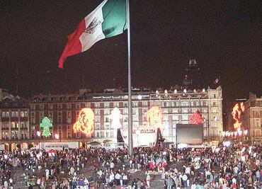 Mexicanos prefieren pozole y cerveza en fiestas patrias