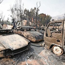 “Vientos del diablo” avivan incendios en California 