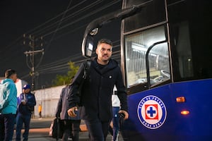 Cruz Azul apuesta todo al ataque contra Tigres; Larcamón sacrifica a Paradela y Charly Rodríguez