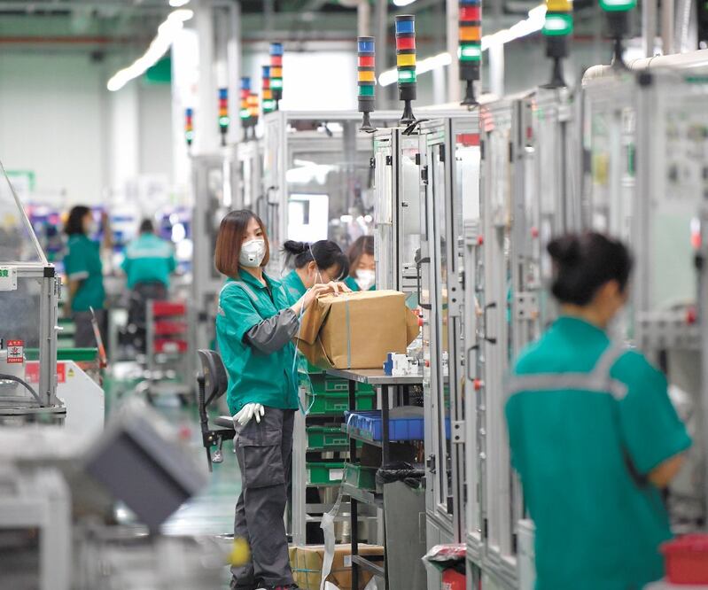 El debilitamiento de la actividad económica en China por los efectos del brote viral es una amenaza para la economía mundial, alertó Banxico. Foto: LI RAN.XINHUA