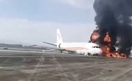 VIDEO. Avión se sale de la pista en aeropuerto en China y se incendia